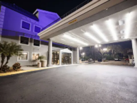 ลากินตาอินน์ บายวินด์แฮม แทมปา ใกล้บุชการ์เด้นส์ โรงแรมในแทมปา