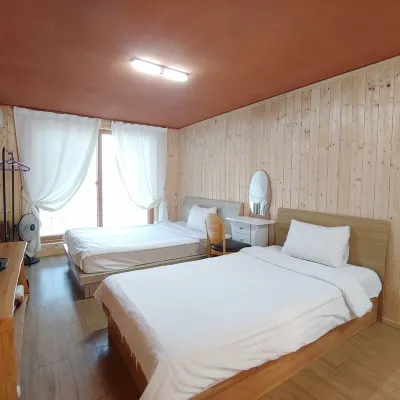 Jeju Hanibaram Pension Отели рядом с достопримечательностью «Публичная библиотека в городе Эволь»