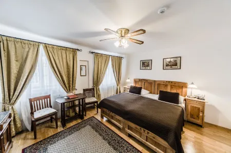 アーチボルド アット ザ チャールズ ブリッジ