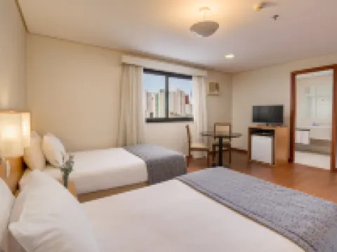 Jk プレミアム ホテル エ イベントス ロンドリナのホテル