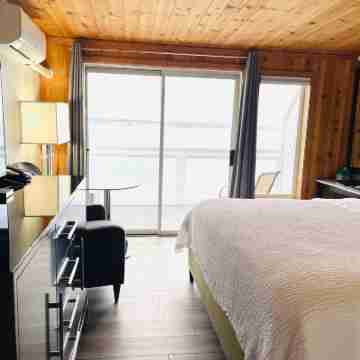 Tides Inn & Suites Rooms