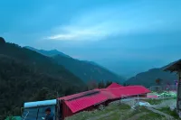 Hotel Dhanolti View by la Riqueza فنادق في Kempty Range
