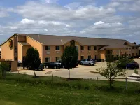 Super 8 by Wyndham Gardner Hotels in Gardner