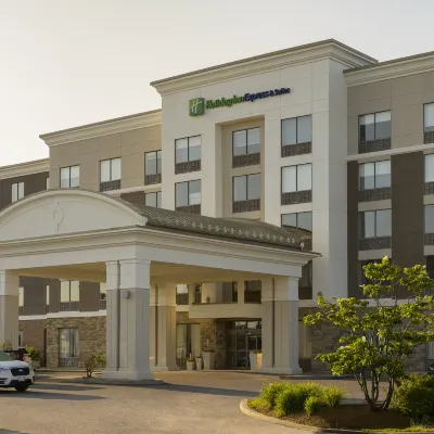 Holiday Inn Express & Suites NORTH BAY by IHG Hotels near North Bay