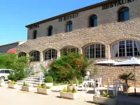 Logis Hôtel le Manoir & Lounge Hotel a Rustrel