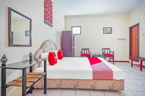 Hotel Lie Mas Prigen Pasuruan Mitra RedDoorz Hotels in Prigen
