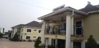 Fokuzzy Lodge