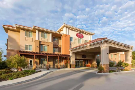 The Oaks Hotel & Suites Отели рядом с достопримечательностью «Studios on the Park»