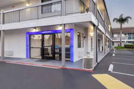 Motel 6 Santa Ana, CA