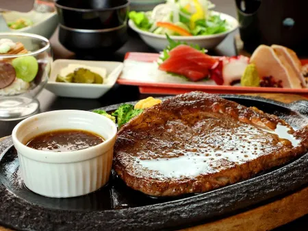 Tochigi Grand Hotel Отели рядом с достопримечательностью «Yokoyama Kyodokan»