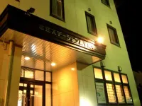 Honjo Station Hotel Honkan فنادق في يوريهونجو