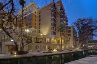 Hampton Inn & Suites San Antonio Riverwalk - 2-Star