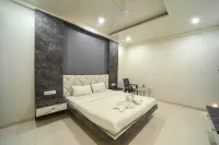 Hotel Skyland Hotels in Vikaswadi
