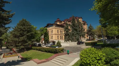 Bristol Hotel - parking