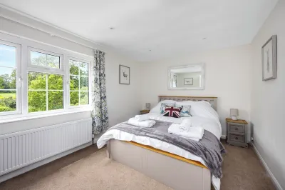 Deer View - luxury rural property with breathtaking views Hotels near Leonardslee Gardens