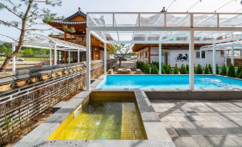 Gyeongju Jiseom Hanok Pool Villa Pension