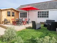Chez Pascaline Hotels near Pointe du Diben