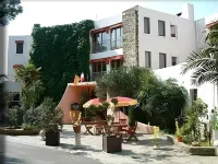 Hôtel le Catalan Restaurant Le Miradou Hôtels à proximité de : Phare du Cap Cerbère
