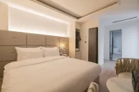 دينباستا هيريتيدج هوتل