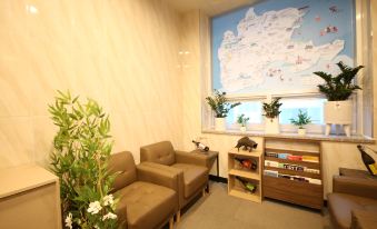 3. Hotel De..