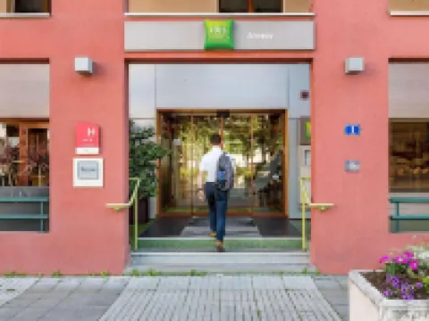 Ibis Styles Annecy Gare Centre Hotels in ANNECY