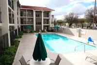 La Quinta Inn by Wyndham Fresno Yosemite - Pools