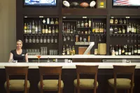 Embassy Suites by Hilton Memphis East Germantown Area - Quầy bar