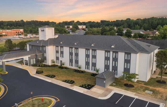 Spark by Hilton Fredericksburg Southpoint, VA