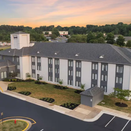 Spark by Hilton Fredericksburg Southpoint, VA