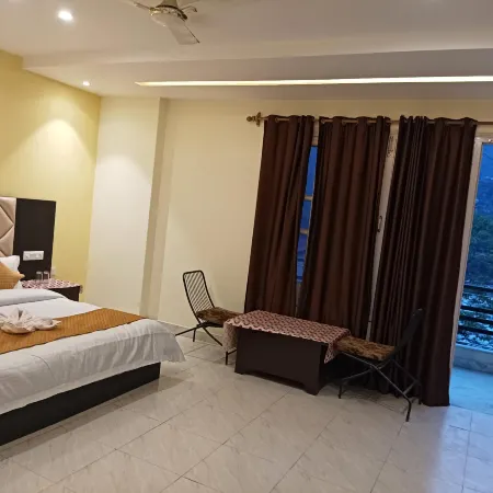 Anand Palace