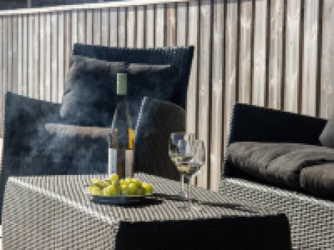 Pale Hotels in Bomlo