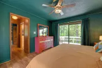 Pet-Friendly Cabin - 1 Mi from Fontana Lake! - balcony