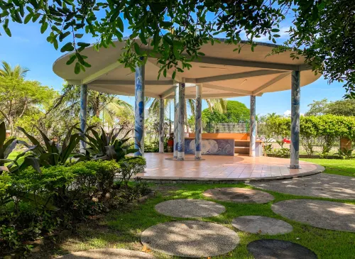 Hotel Puerto de Luna Pet Friendly & Family Suites