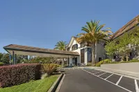 Best Western Plus Novato Oaks Inn - parking