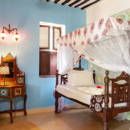 Cardamon Quadruple Family Suite Seaview with fans