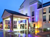 Holiday Inn Express & Suites Cedar Rapids-I-380 @ 33RD Ave Các khách sạn ở Cedar Rapids