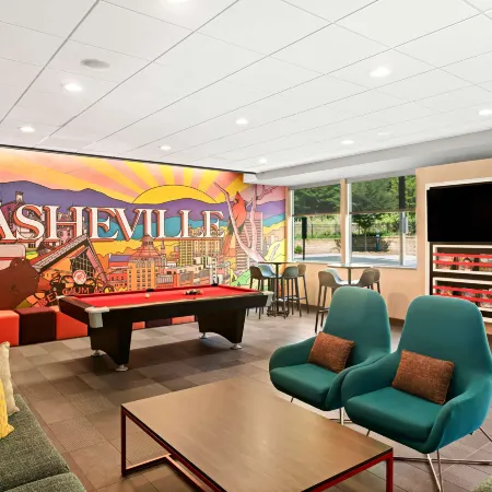 Tru by Hilton Asheville Blue Ridge Parkway