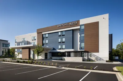 SpringHill Suites Bowling Green فنادق في Warren County