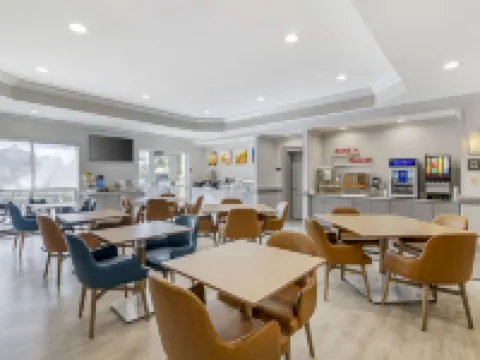 Comfort Suites Hotels in Lowndes County