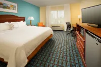 Fairfield Inn & Suites Marshall