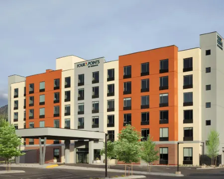 Four Points by Sheraton Penticton at the Convention Centre ペンティクトンのホテル