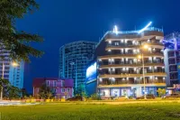โรงแรมบูเลอวาร์ดไซด์ - สระว่ายน้ำบนดาดฟ้า
