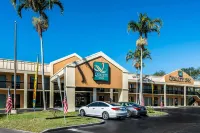 Quality Inn Hotel dekat George LeStrange Preserve