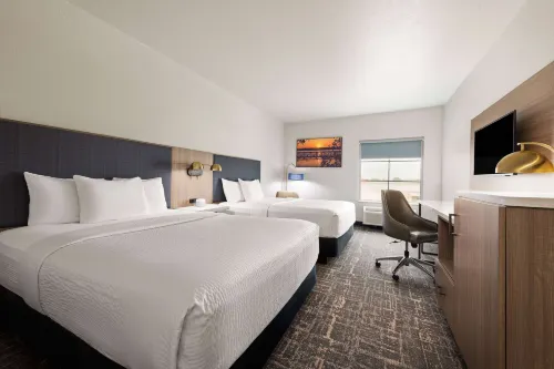 La Quinta Inn & Suites by Wyndham Ft. Worth - Forest Hill TX Hotels in Forest Hill