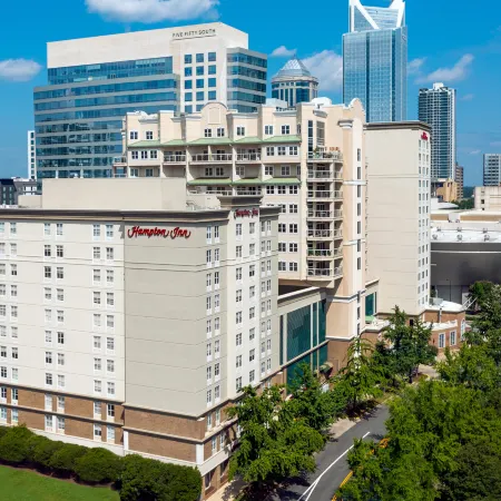 Hampton Inn Charlotte-Uptown Отели рядом с достопримечательностью «Банк оф Америка Стадиум»