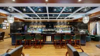 Mayfair Palm Beach Resort - bar