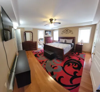 Cozy home for 10~ Privet pool, BBQ, fire pit Hotels near Community Church