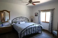 Cozy house in quiet neighborhood, downtown in walking distance (1510)