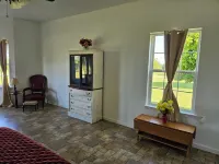 Great views and walking distance to the boat ramp at Lake Seminole!!