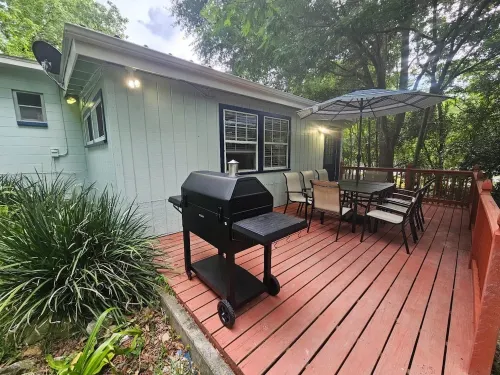 Renovated contemporary home centrally located - 4 étoiles